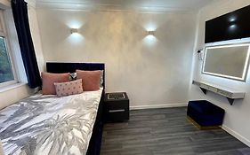Chic 2 Bedroom Flat